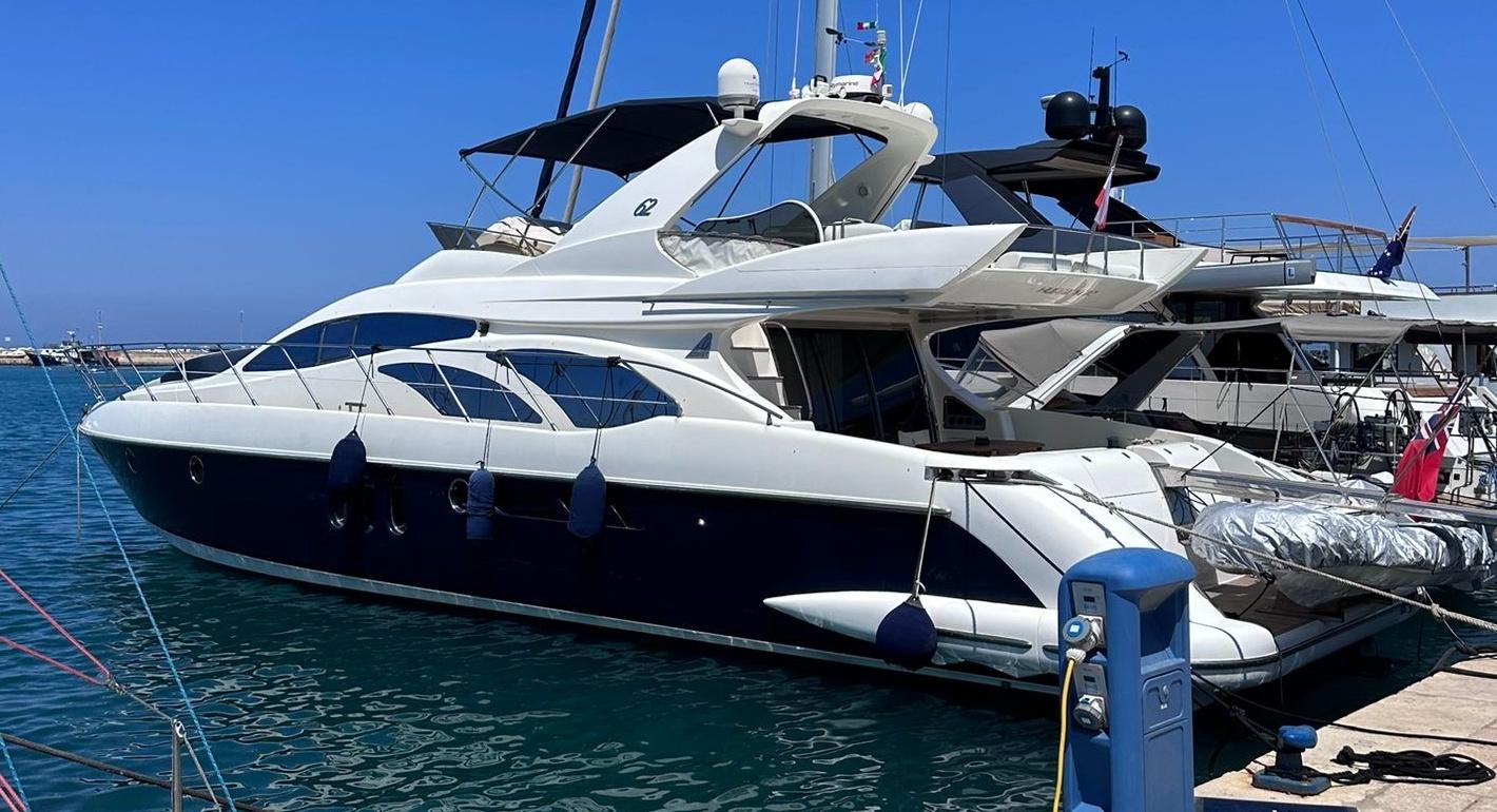 azimut 62