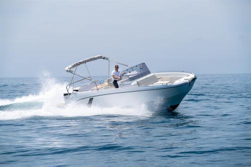 Beneteau flyer 9 space deck