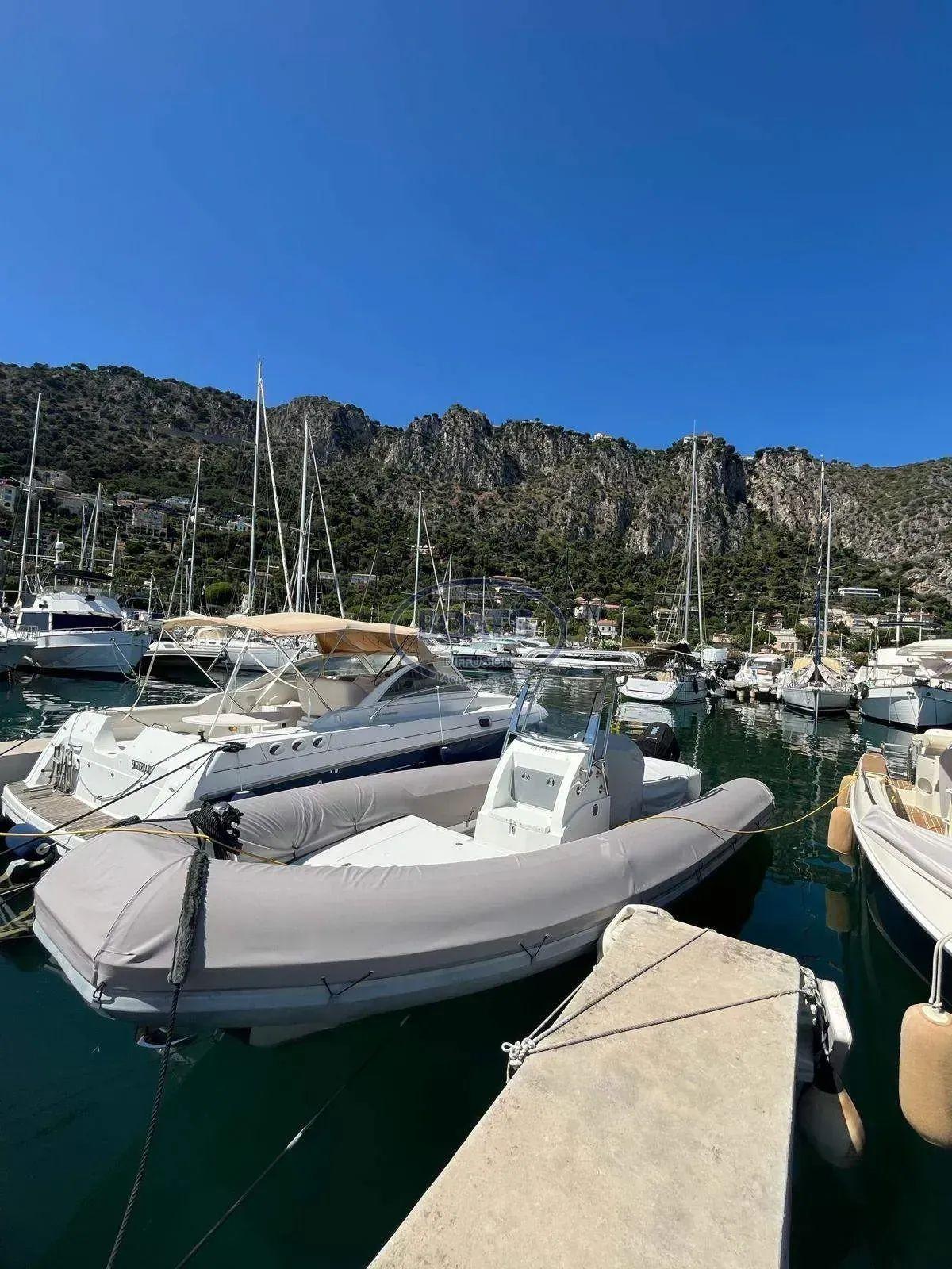 sea water Phantom 260