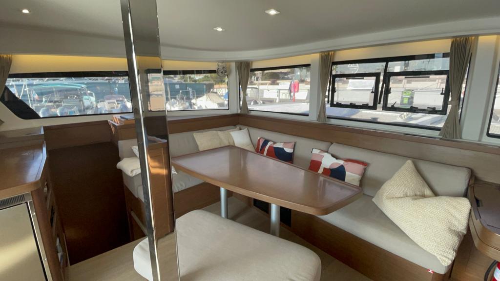 lagoon 42