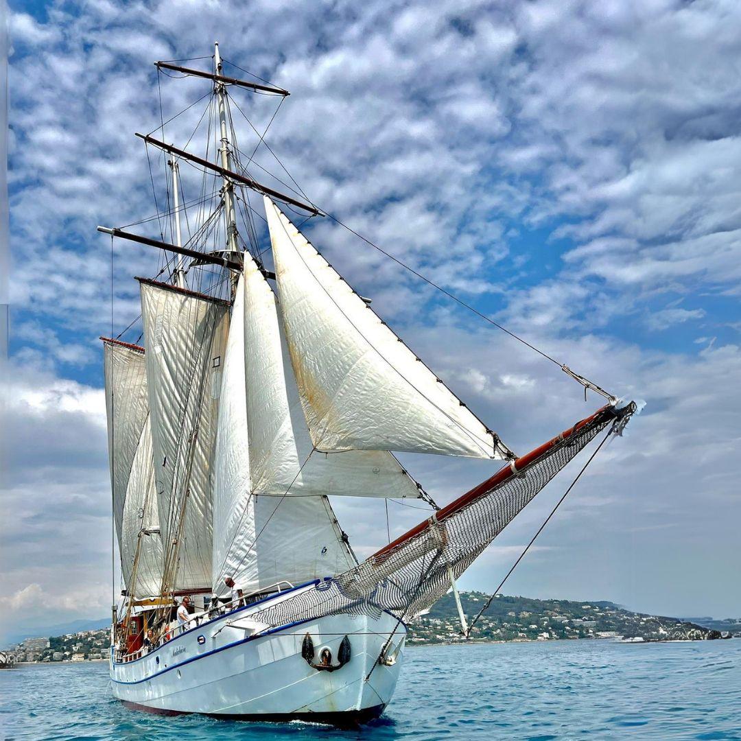 classic yacht Maliclaire