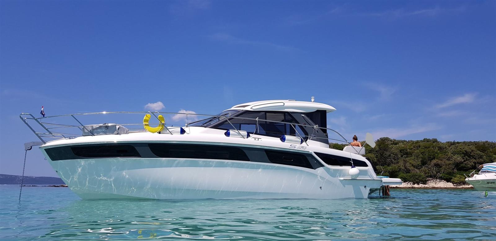 bavaria yachts S36 coupe