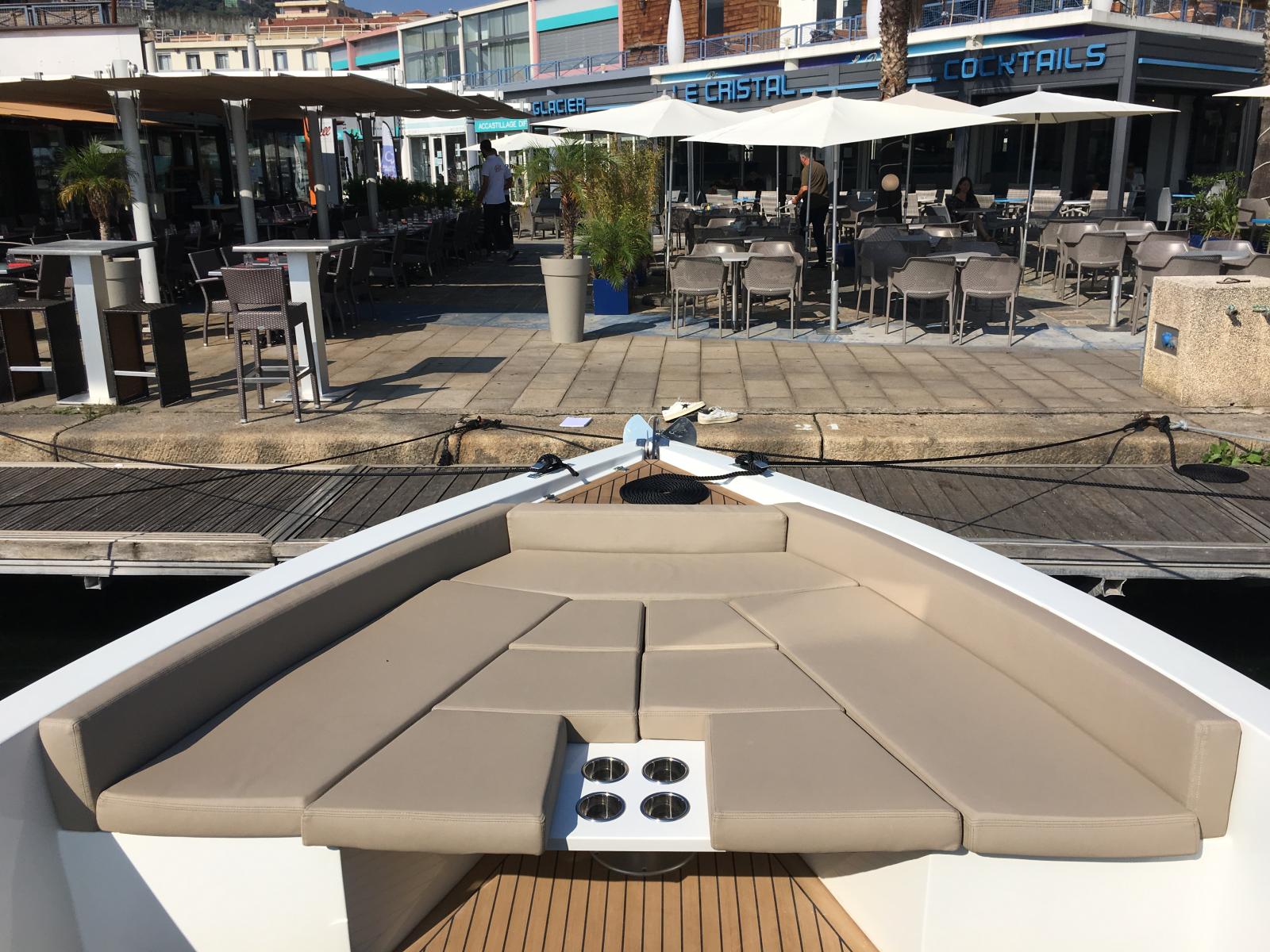 de antonio yachts D34 open