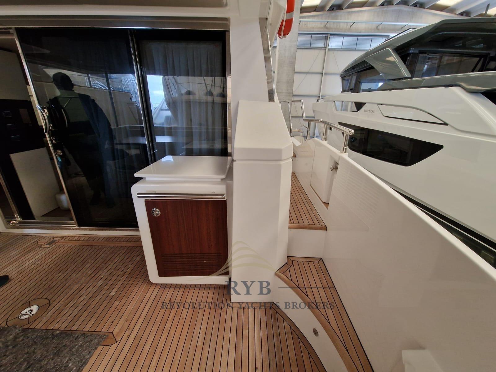 azimut 66 flybridge