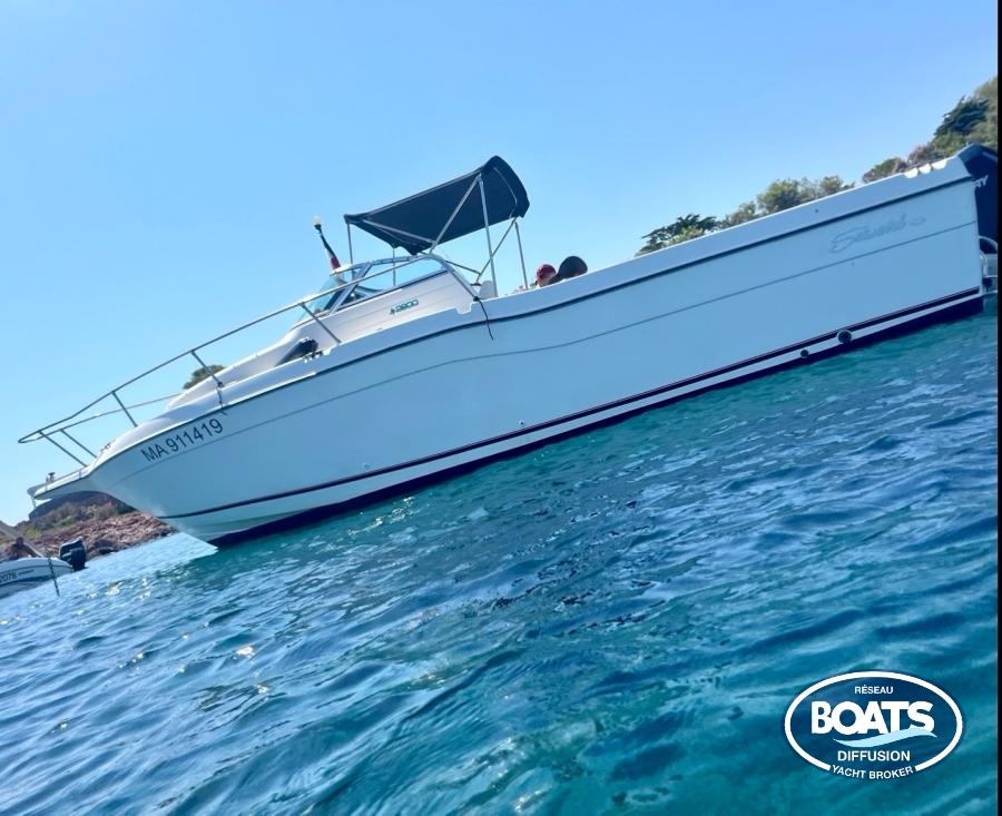 seaswirl Seaswirl striper 2600 ob