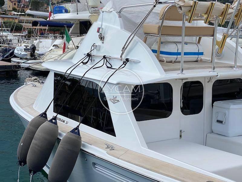 bertram yacht 31 fly