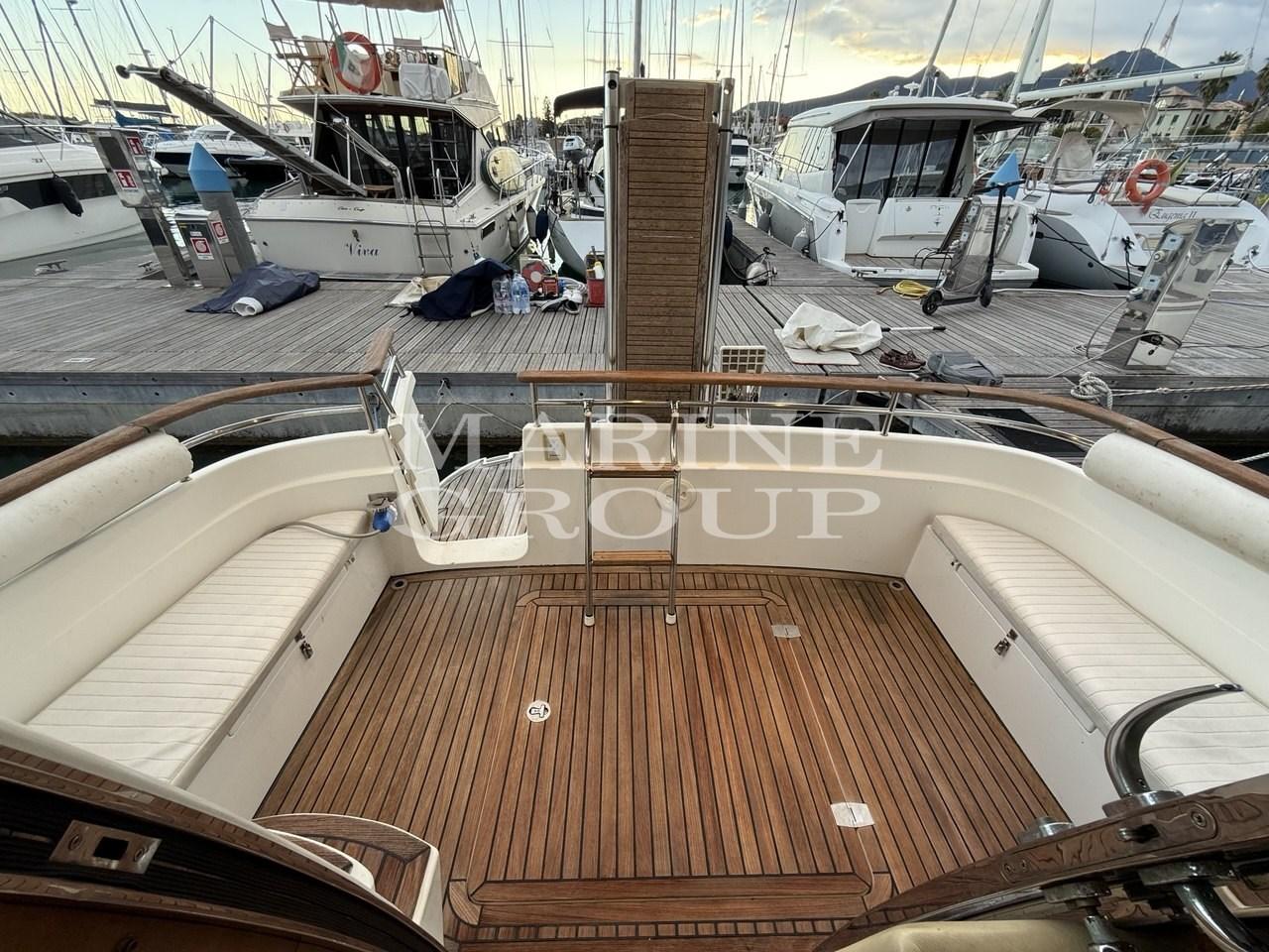 galeon 330 fly