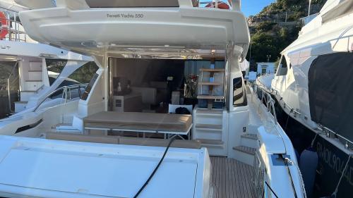 Ferretti yachts ferretti 550
