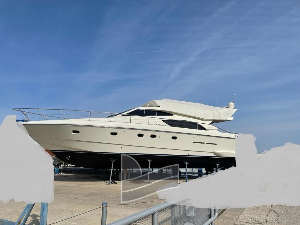 ferretti yachts 53