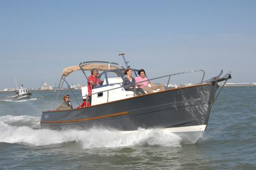 Rhea marine 750 open