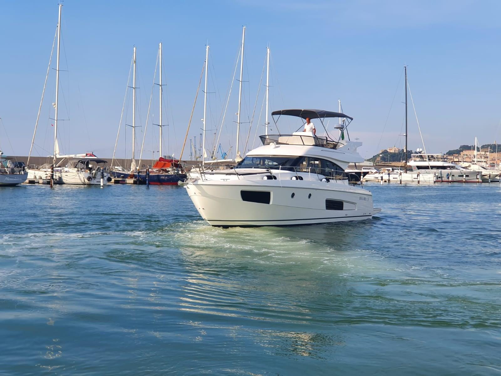 bavaria yachts Virtess 420 fly