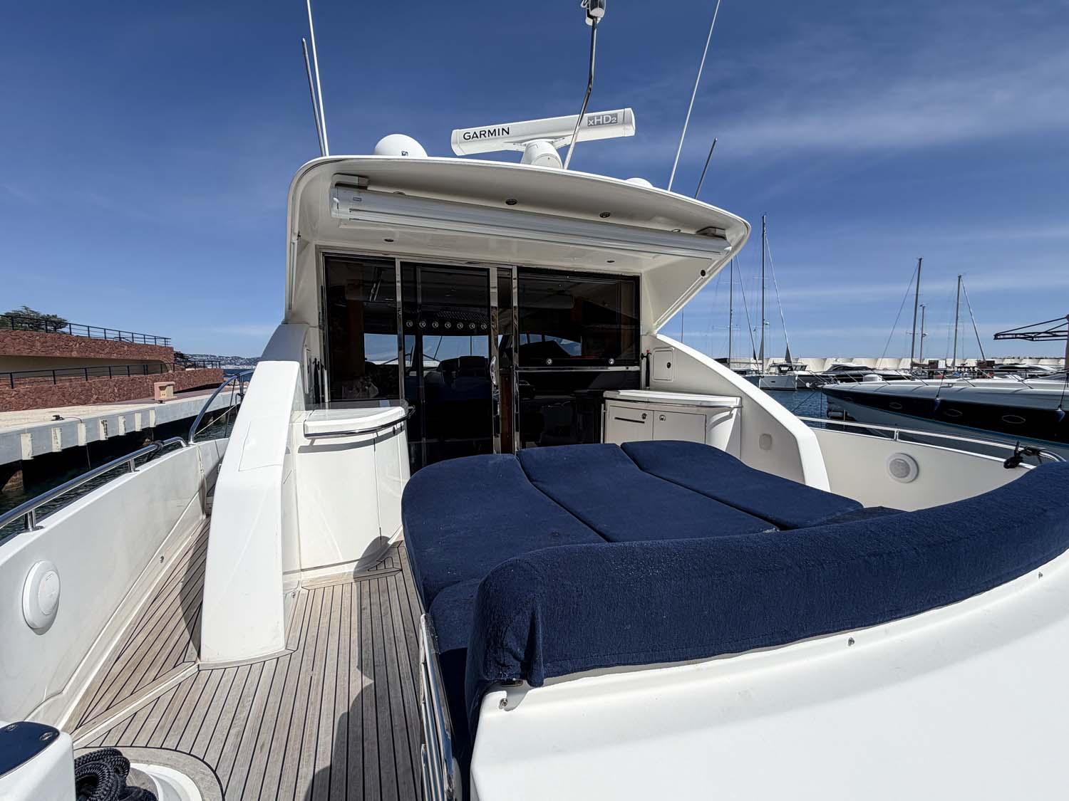 riviera 5800 sport yacht