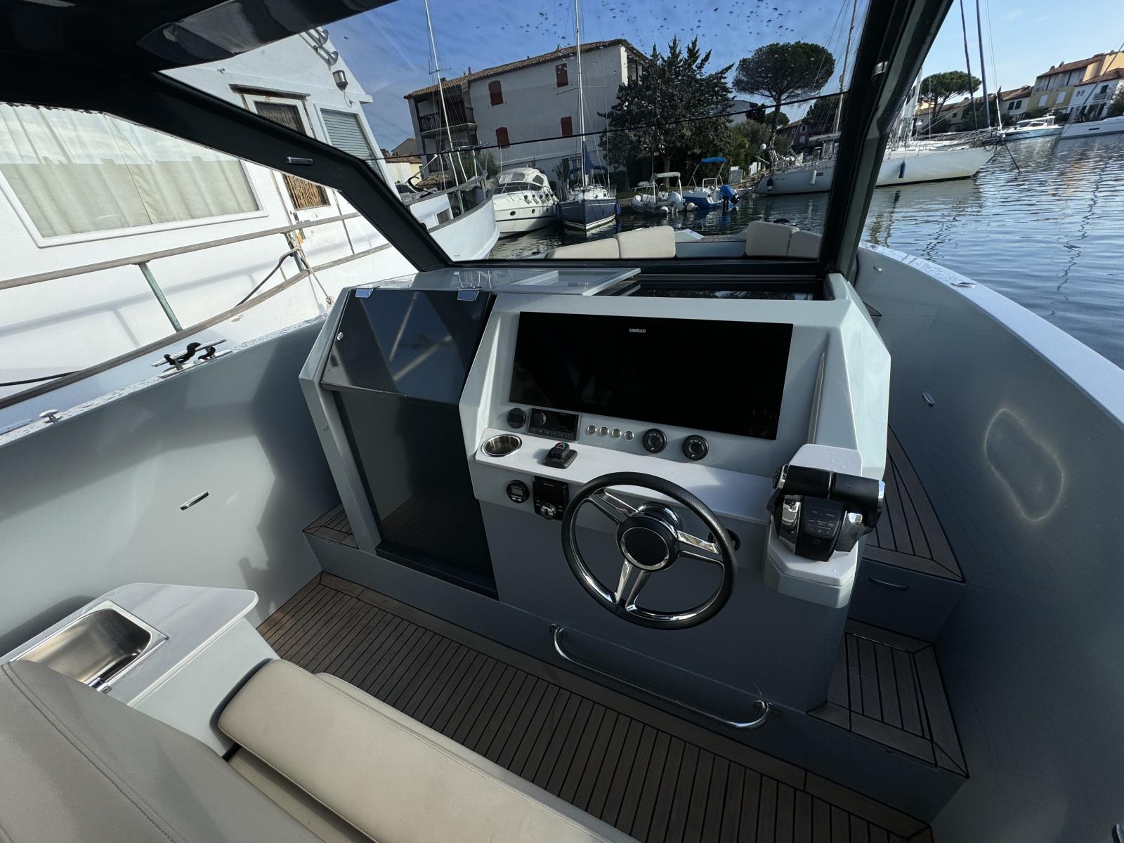 rand boats Escape 30