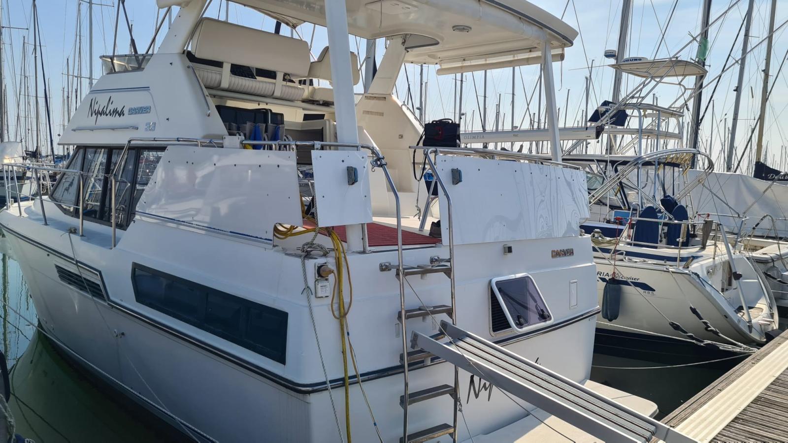 carver boat 356 aft cabin m/y