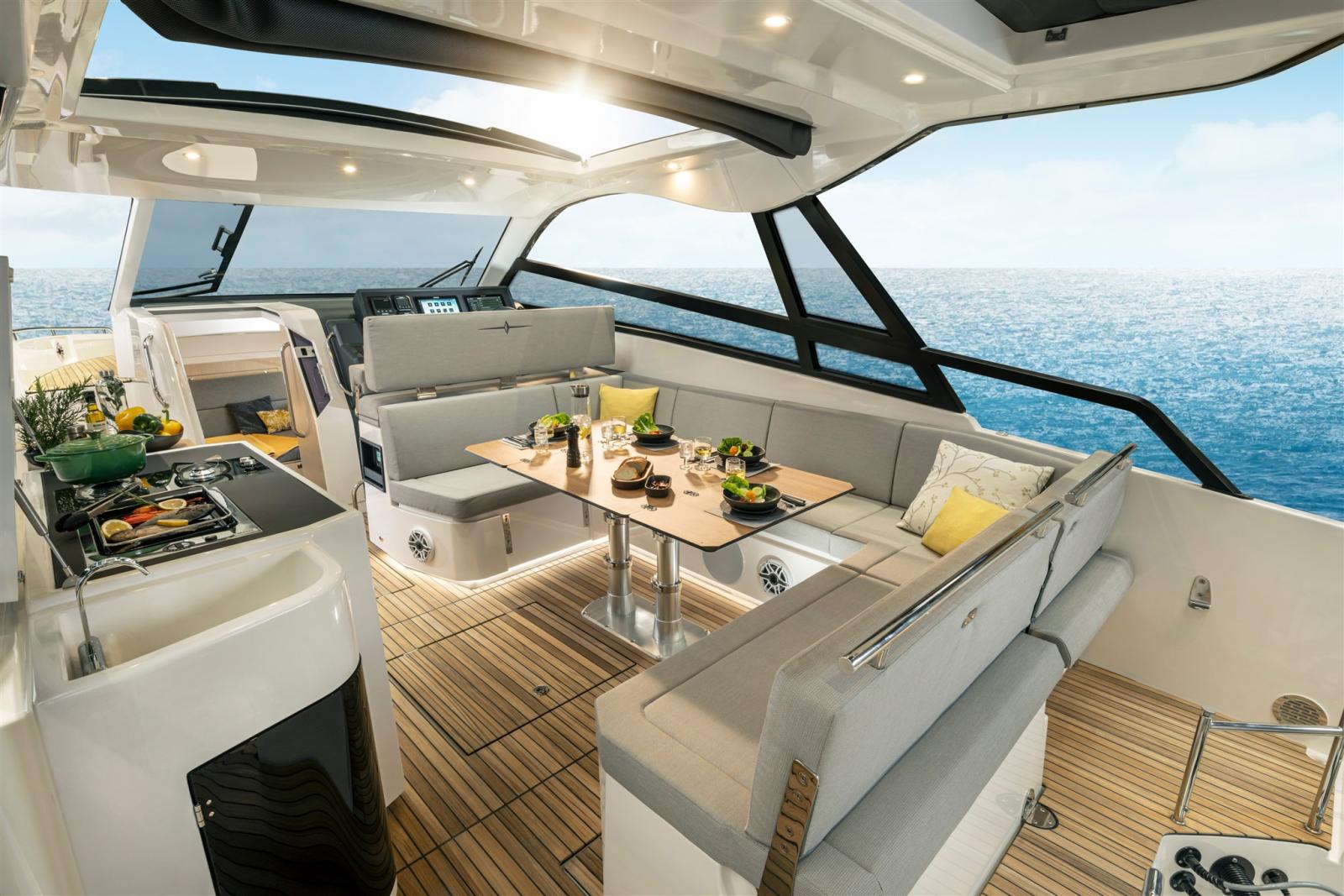 bavaria yachts Vida 33 hard top