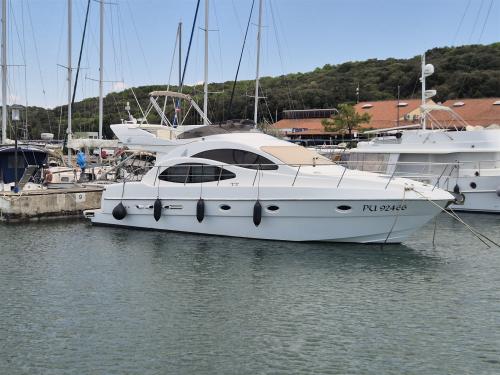 Azimut 42