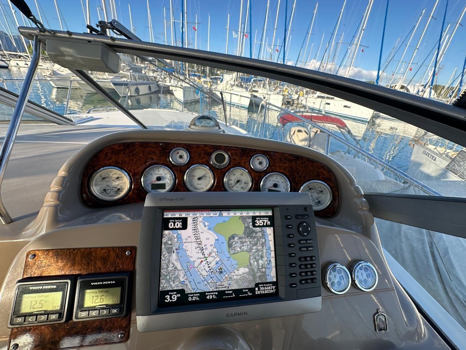 larson boats Cabrio 330