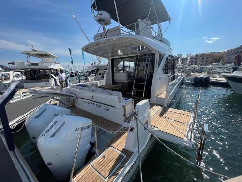 Beneteau antares 12