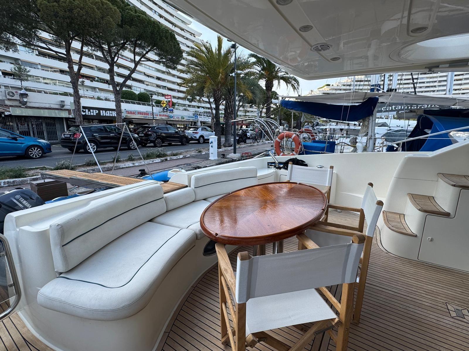 azimut 62 fly