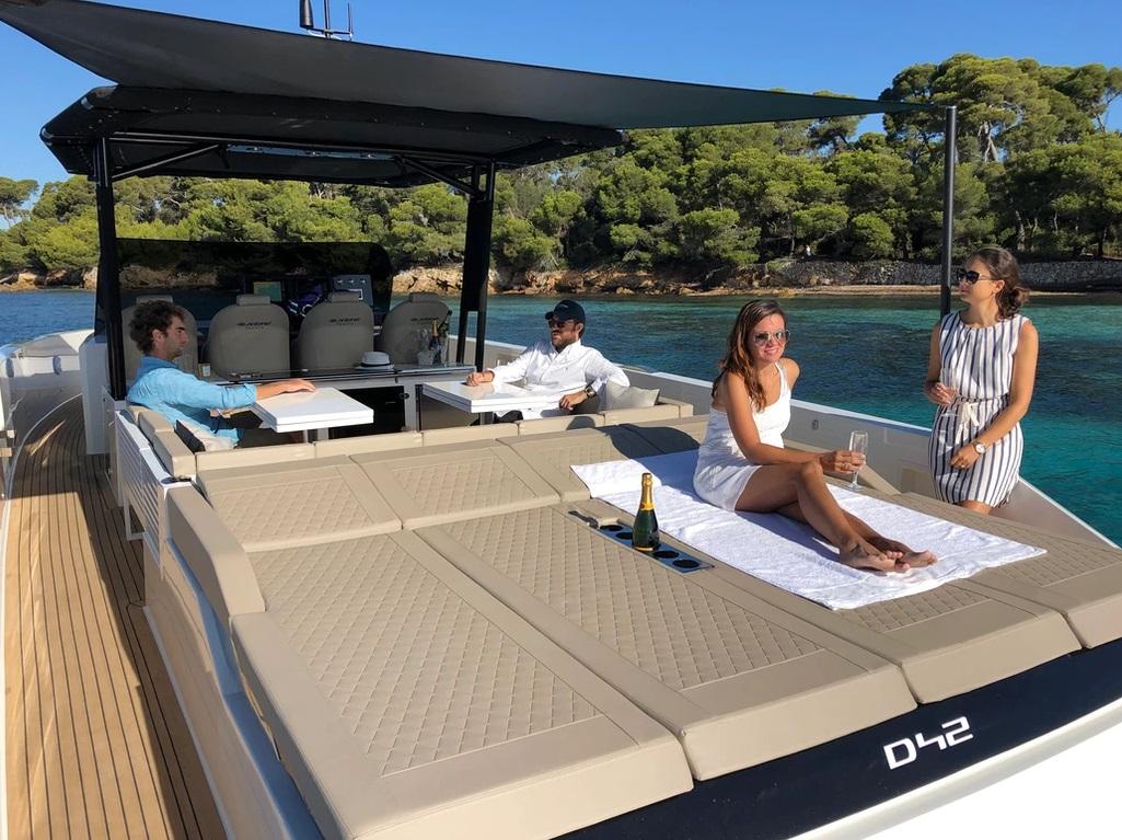 de antonio yachts 42