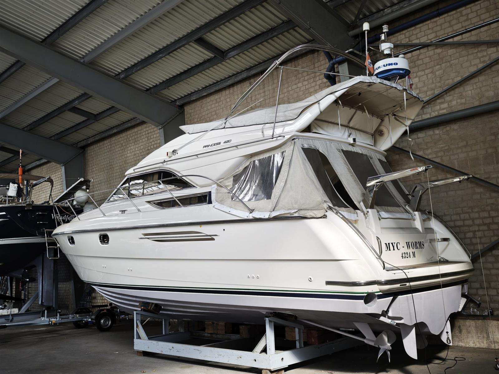 princess yachts Princess 420 fly