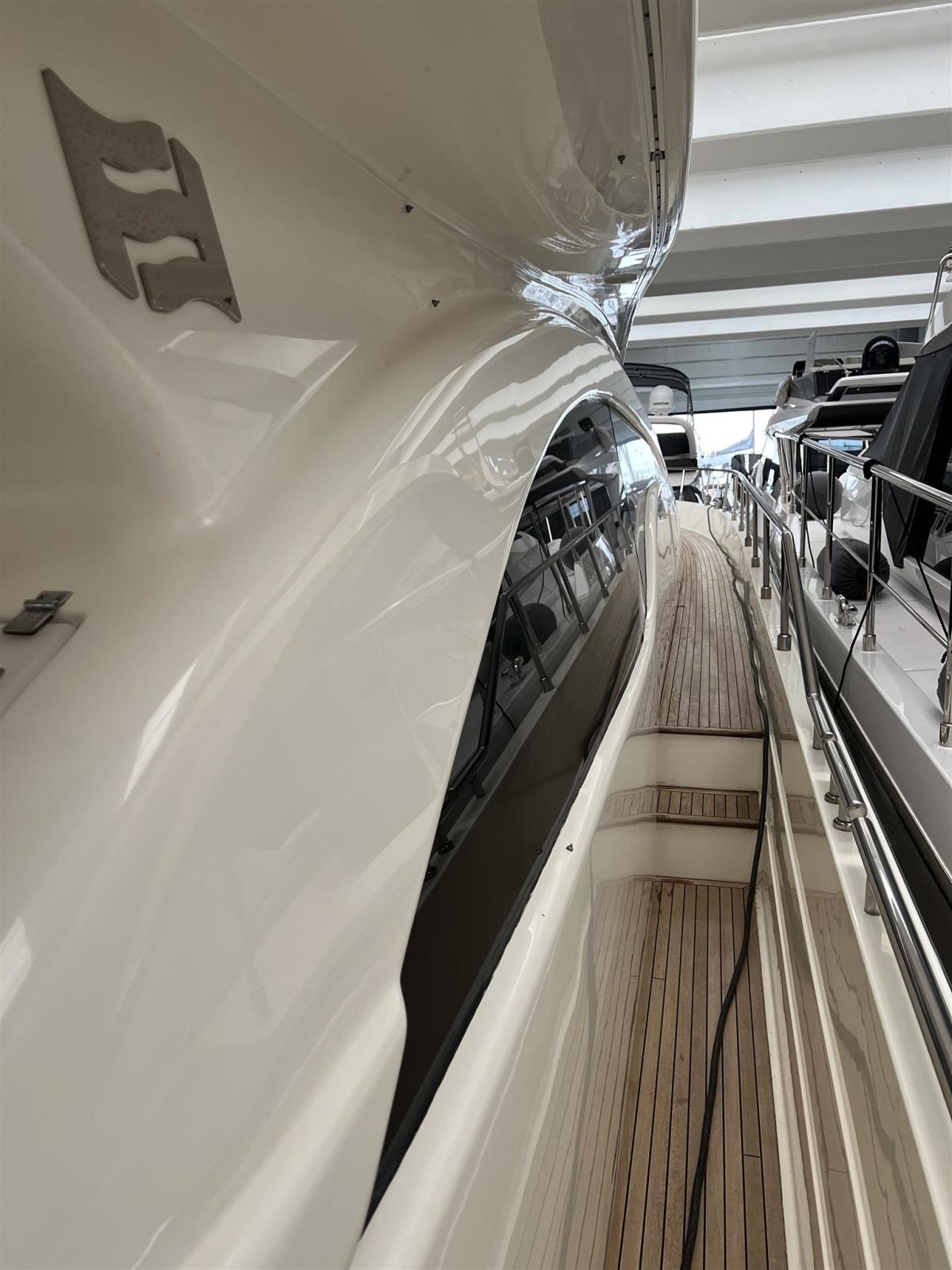 ferretti yachts 681