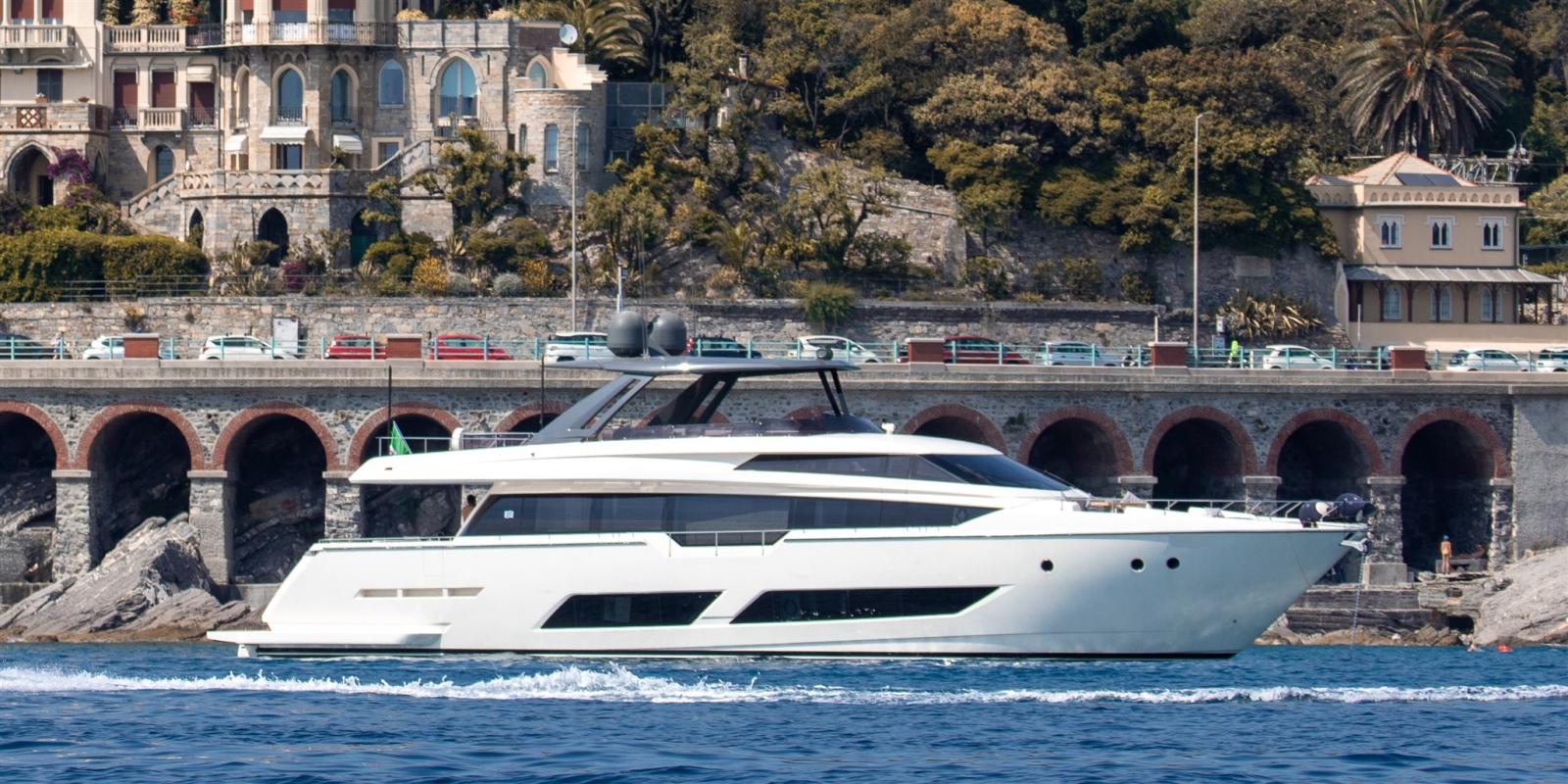 ferretti yachts 850