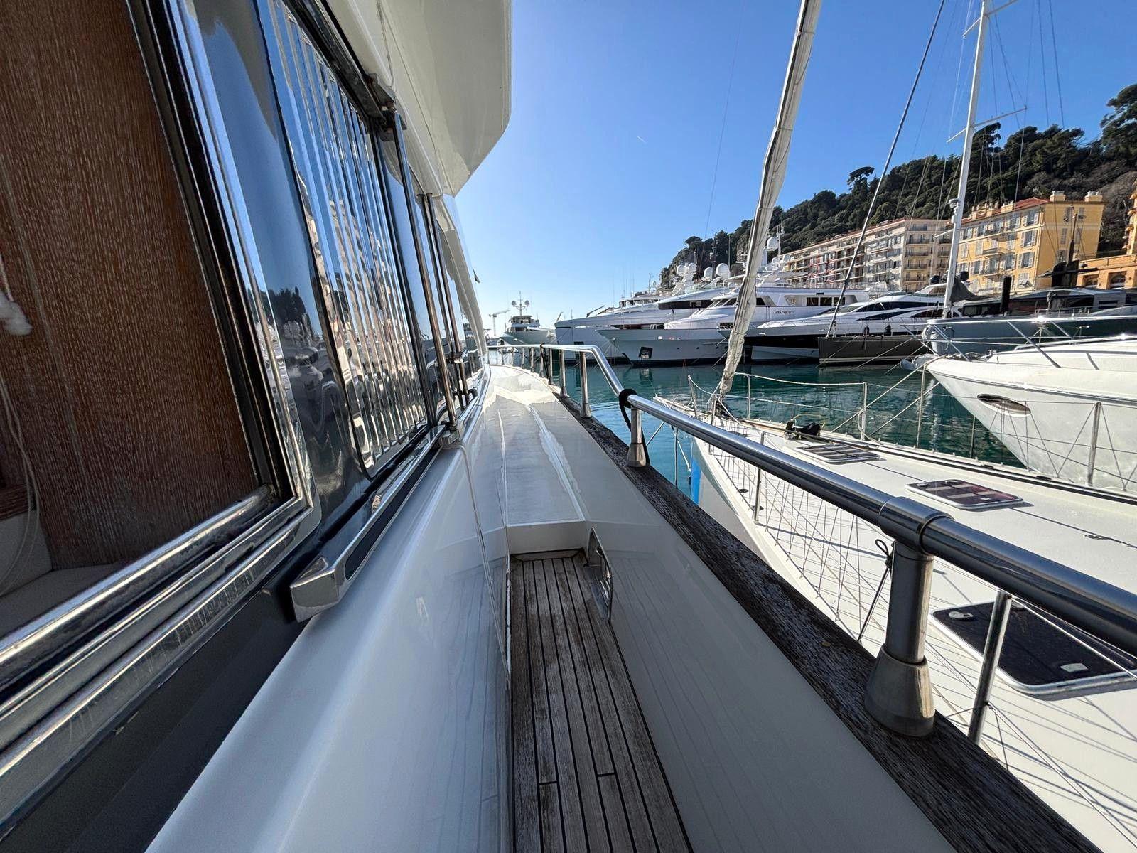 azimut 76