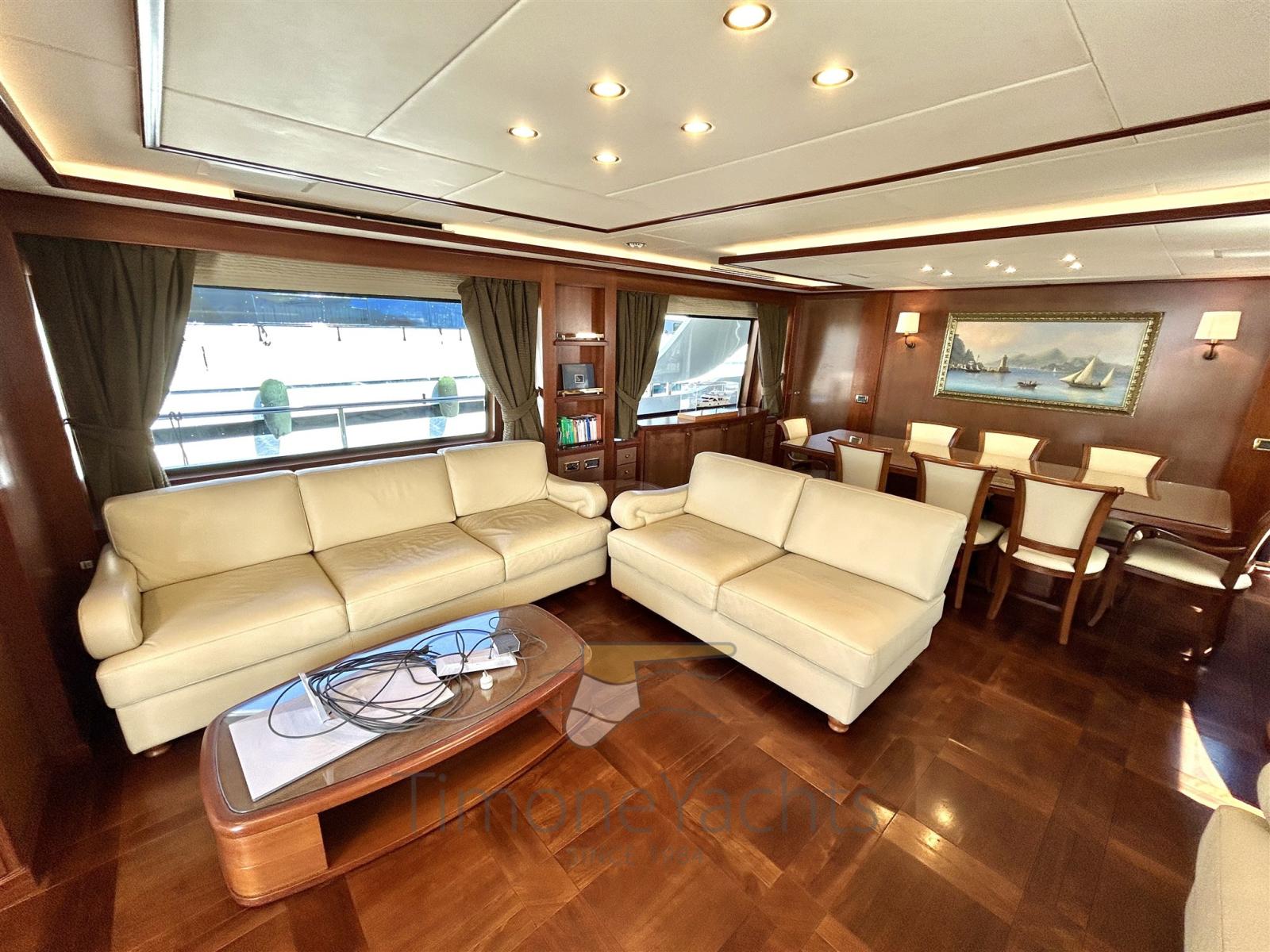 benetti Delfino 93'