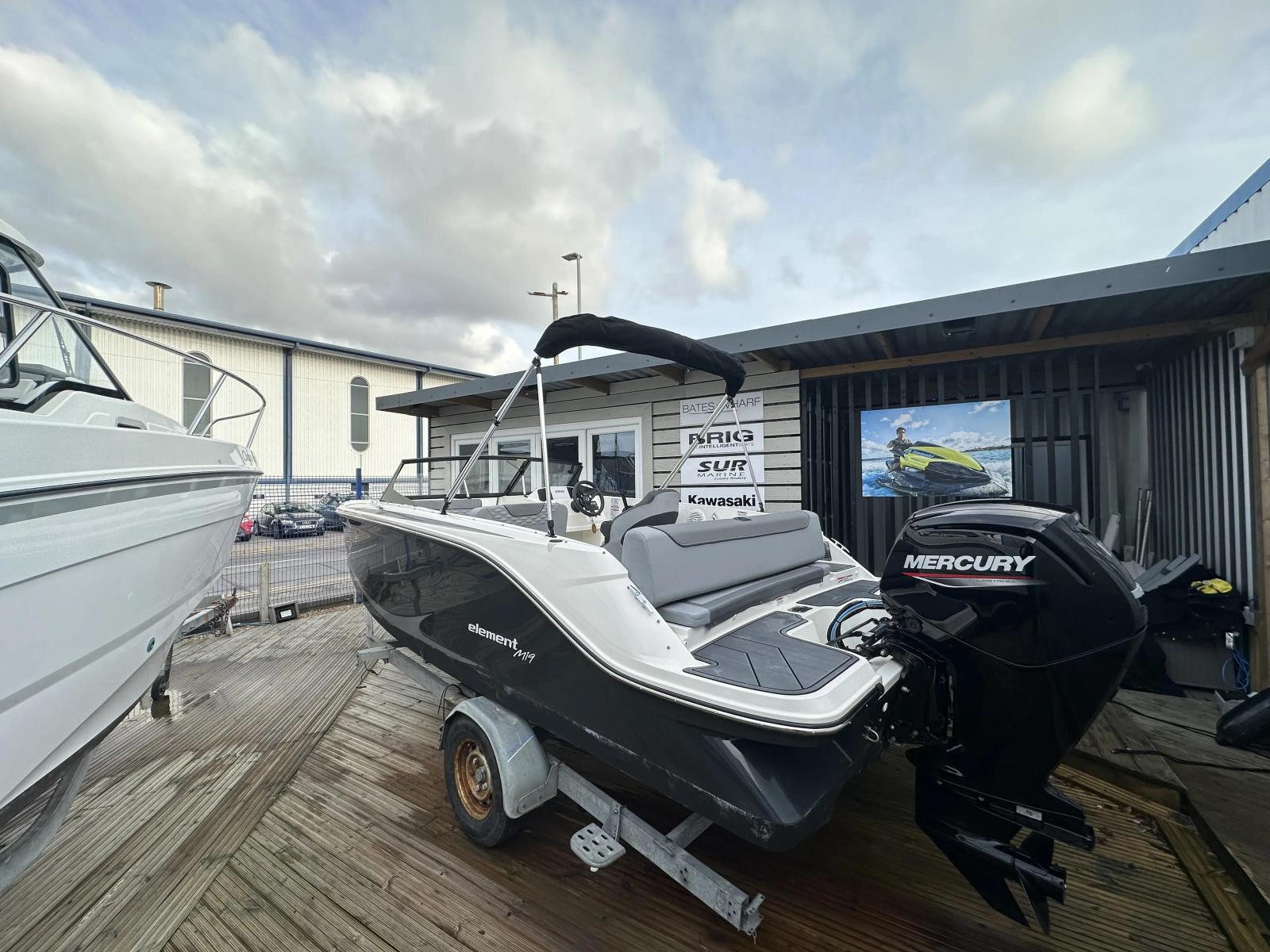 bayliner M 19