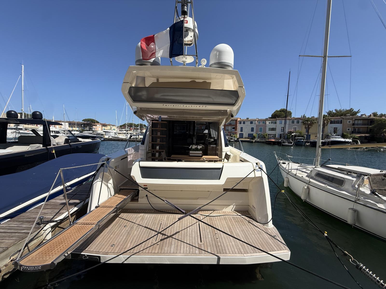 ferretti 450
