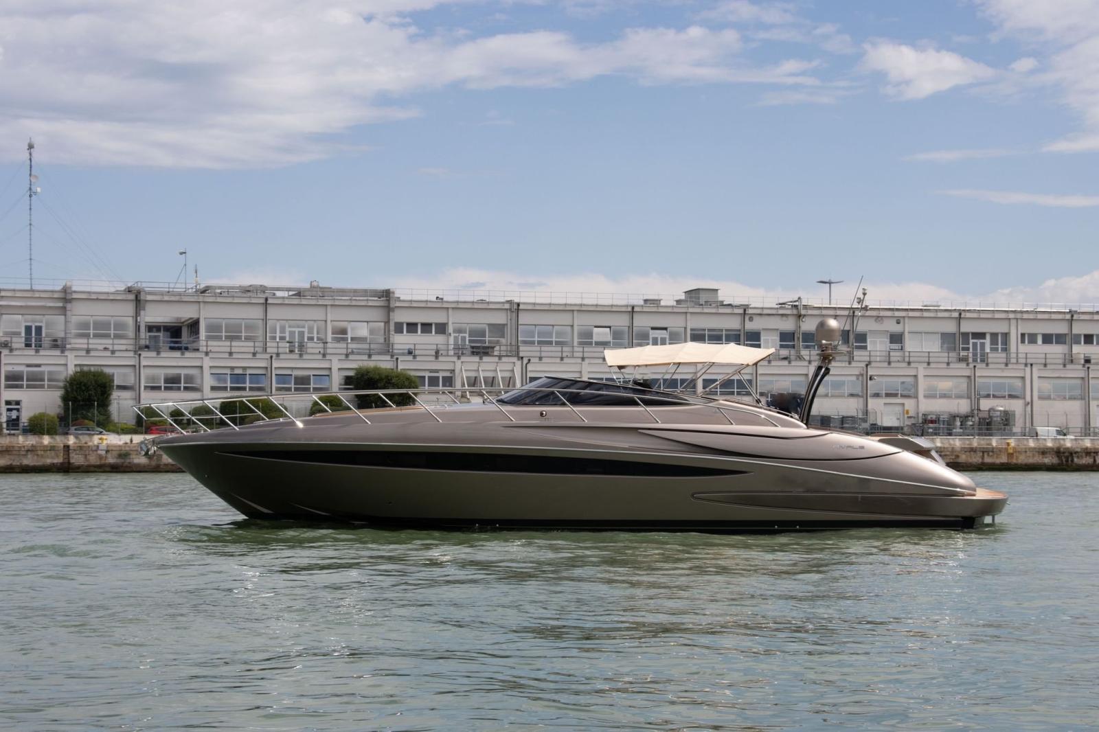 riva 52 rivale