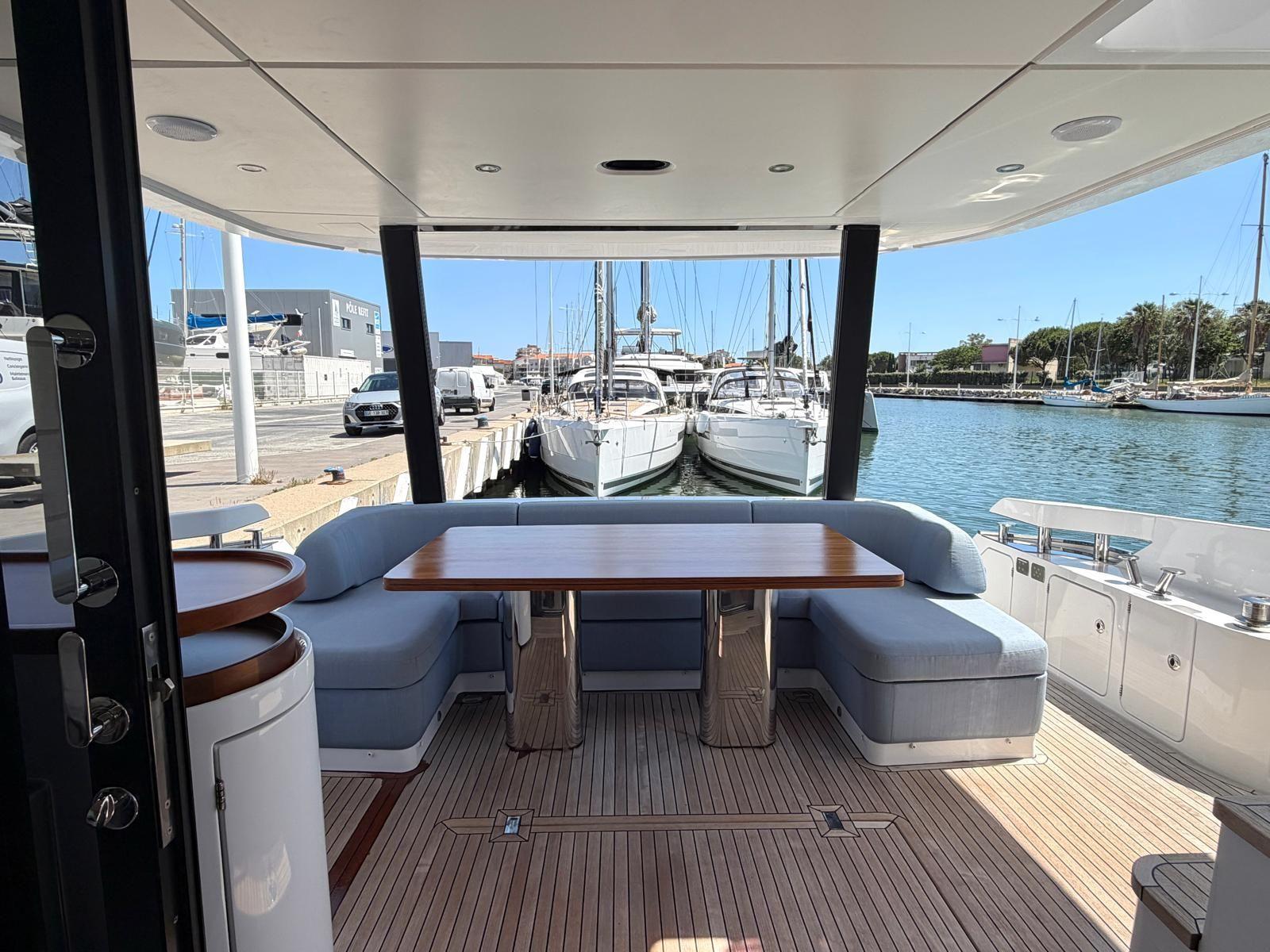 azimut Fly 68