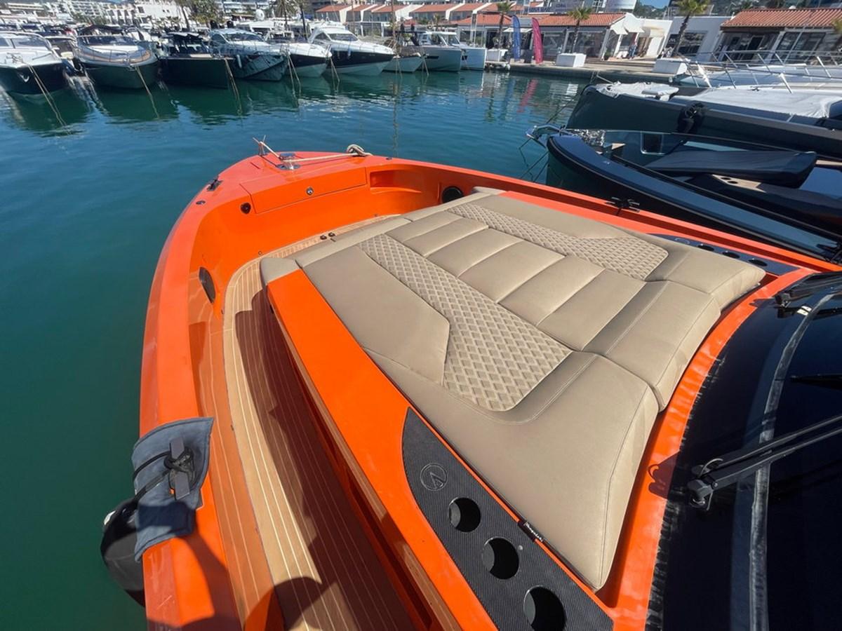 vanquish yachts VQ52