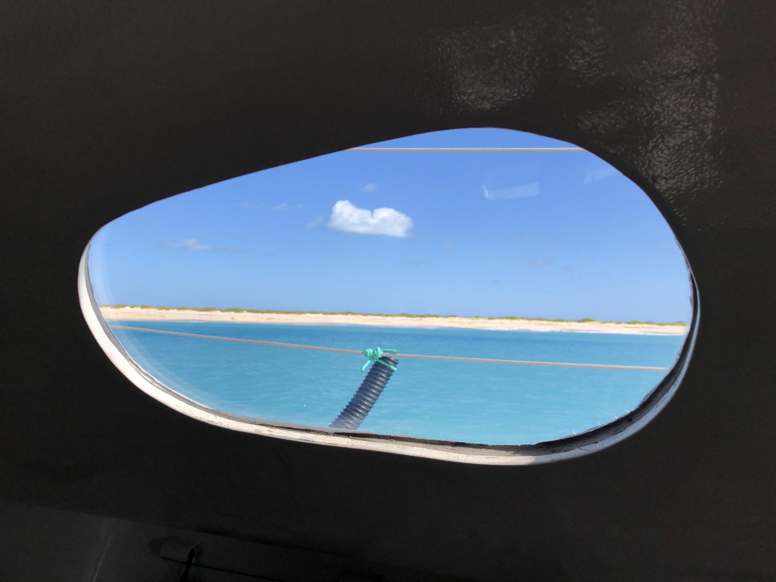 one off ONE OFF 35\', course au large, solo