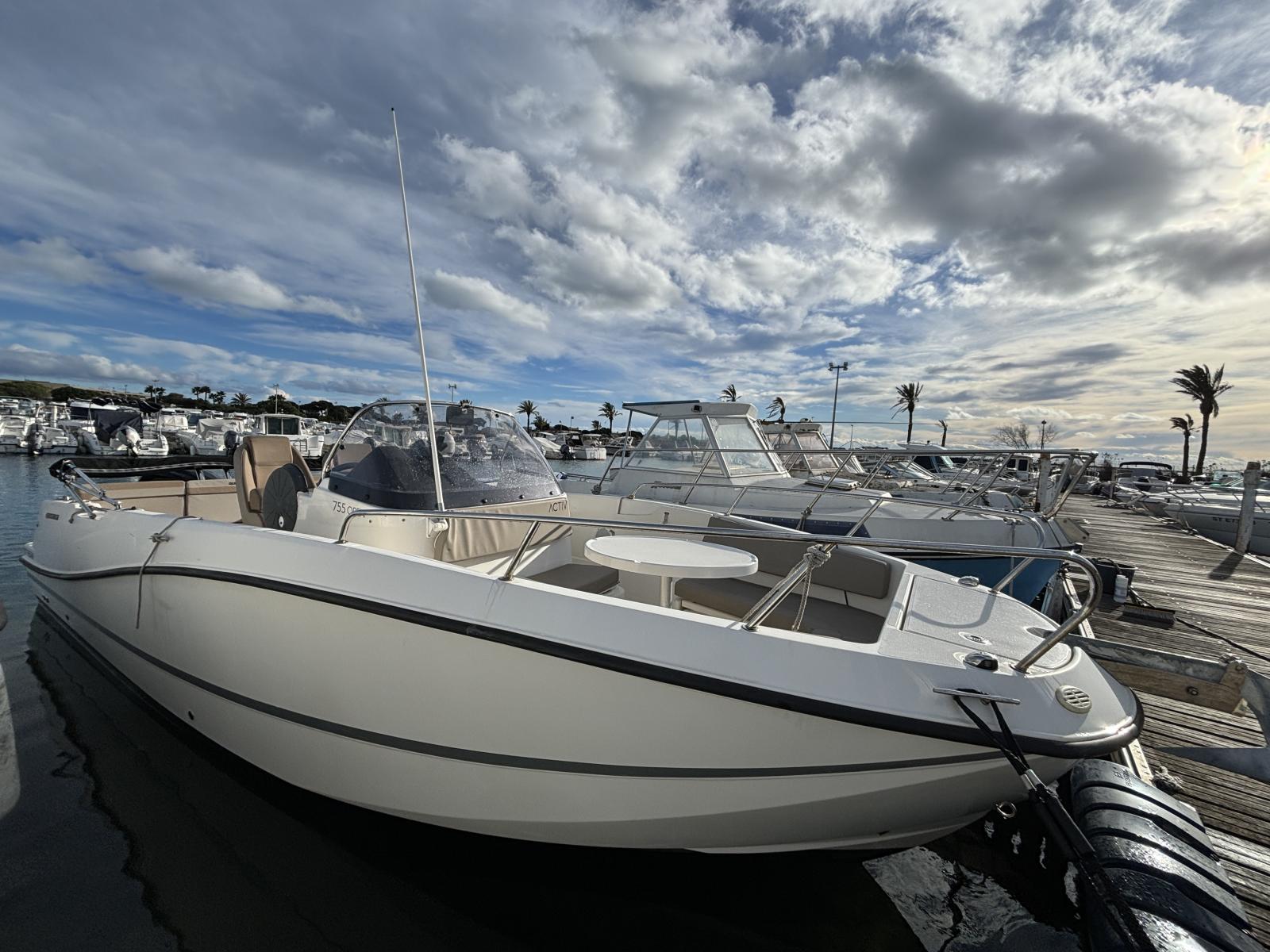 quicksilver Activ 755 Open