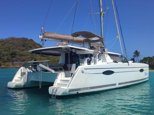 Fountaine pajot helia