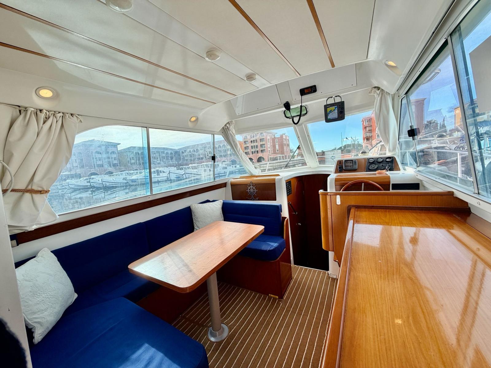 benetau Antares Serie 9