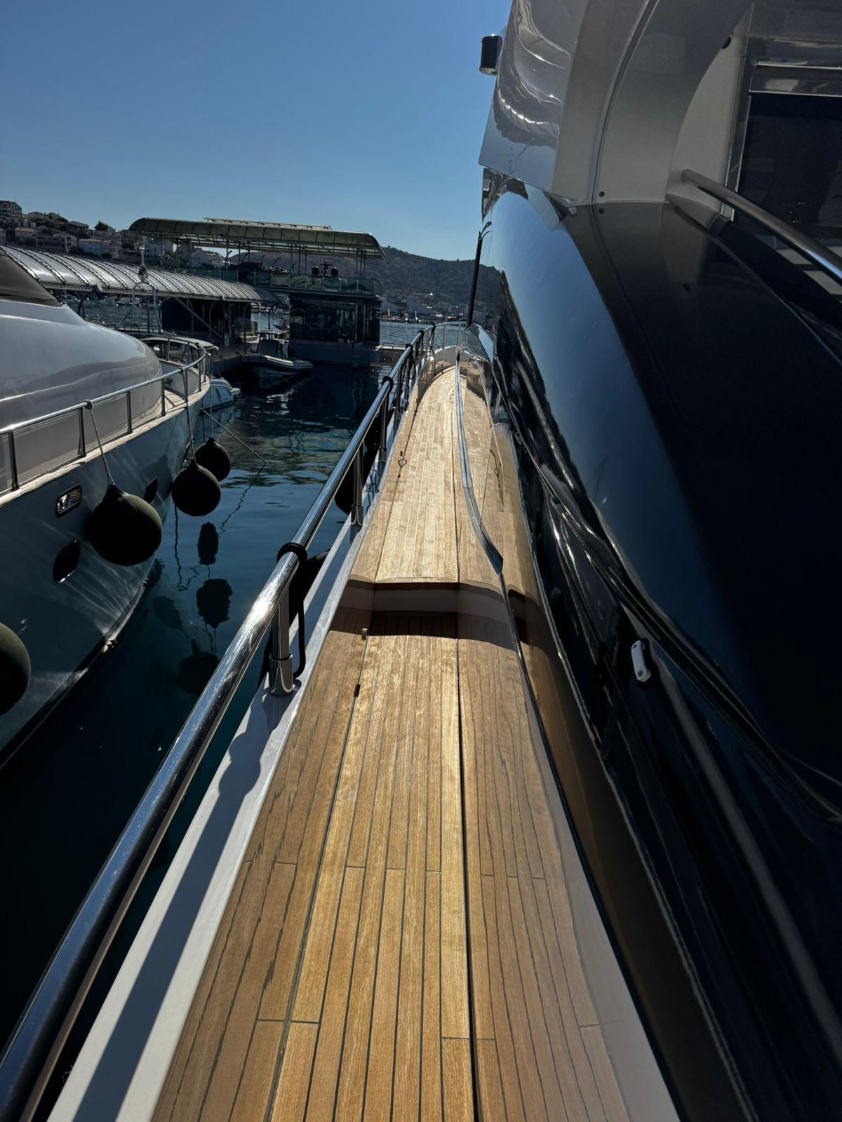 princess yachts V85
