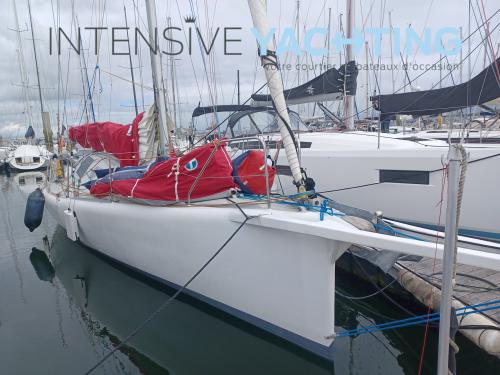 One off one off 35\', course au large, solo