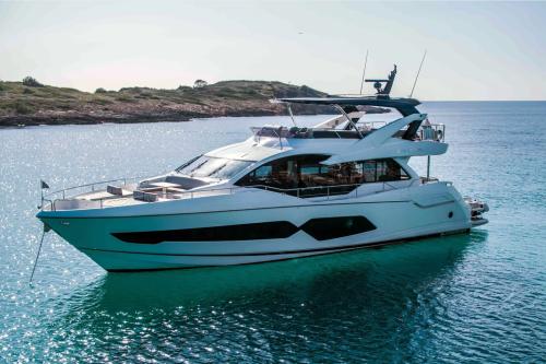 Sunseeker 76 yacht