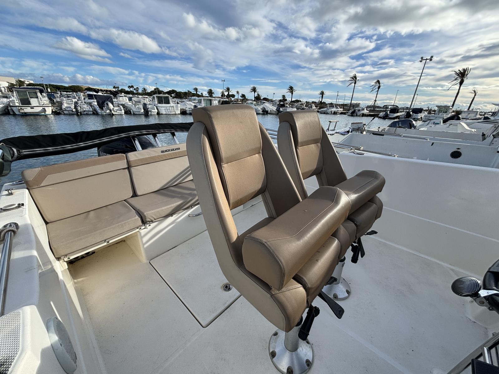 quicksilver Activ 755 Open