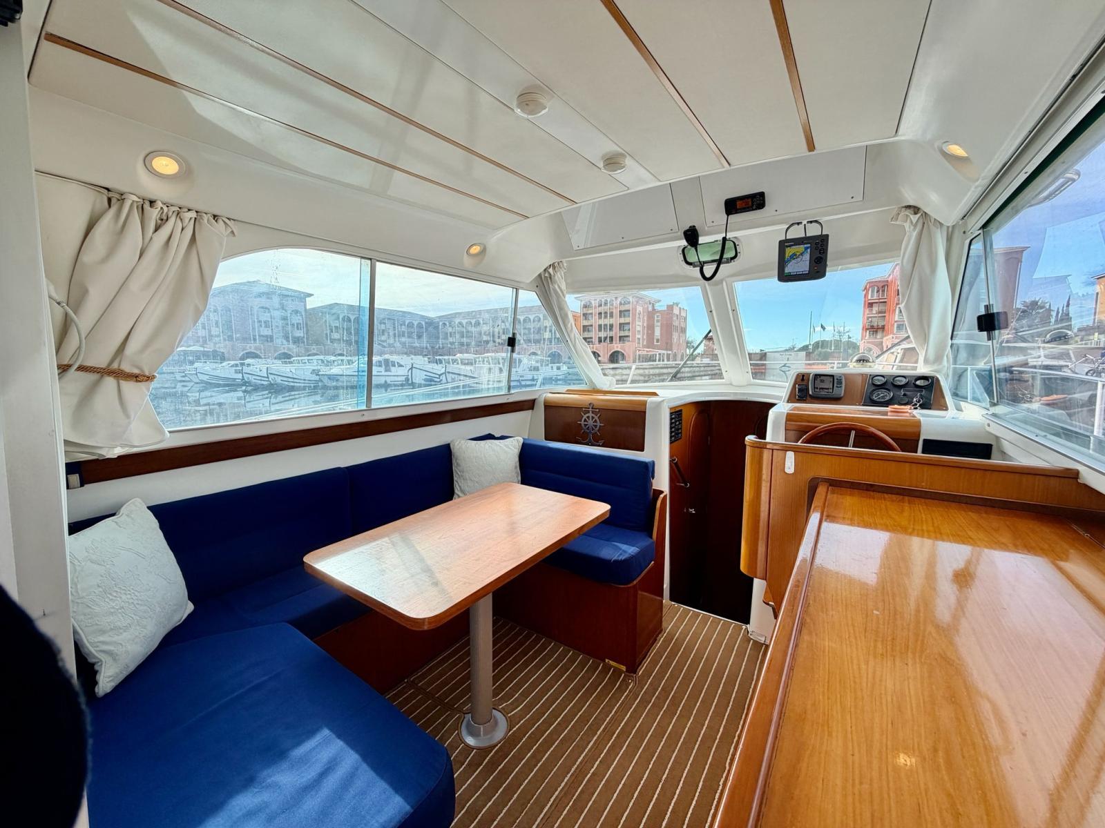 benetau Antares Serie 9